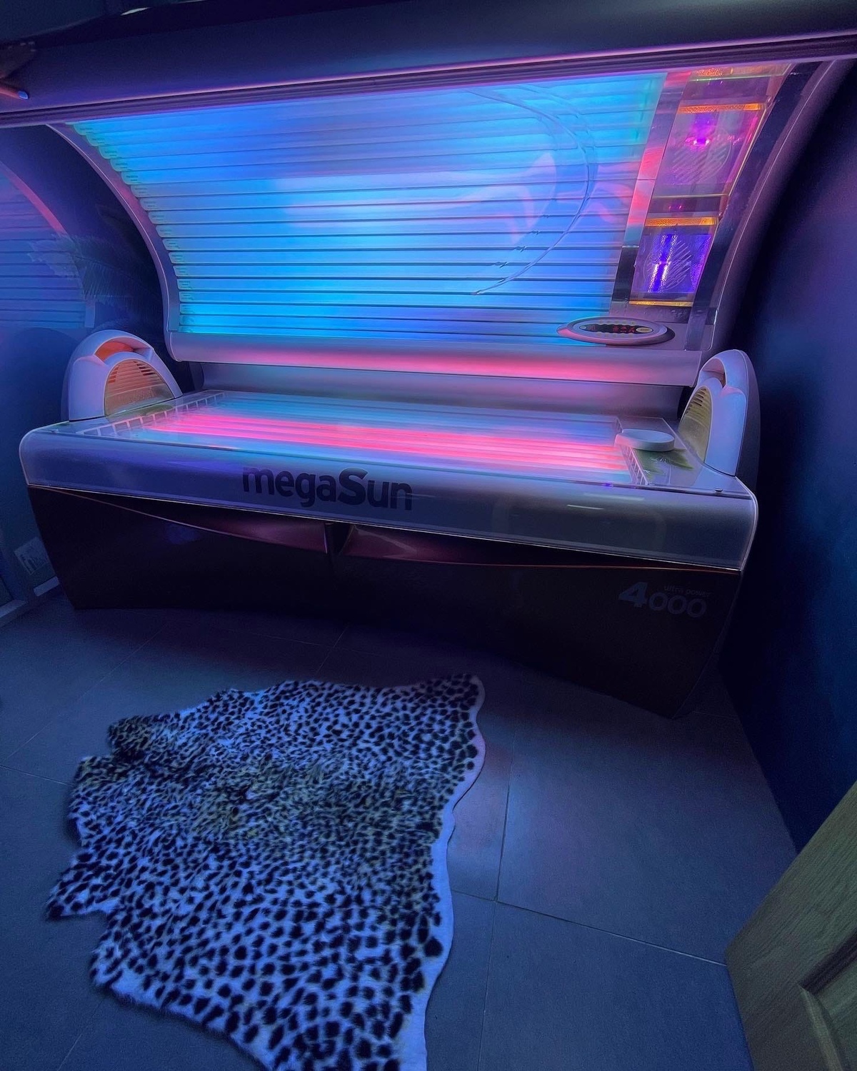 Megasun 4000